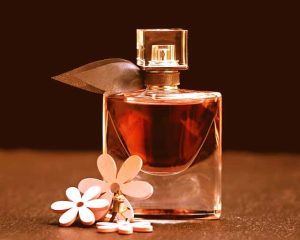 تعرف على تفسير رؤية العطر في الحلم والمنام لابن سيرين