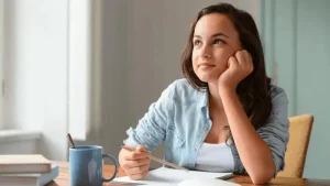 10 علامات تدل على أنه يفكر بك وهو بعيد